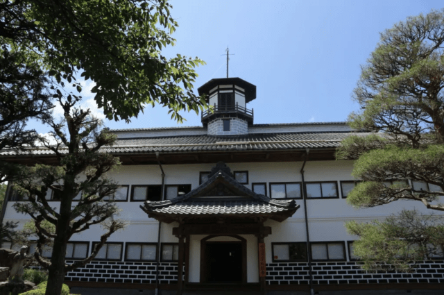 旧山辺学校校舎